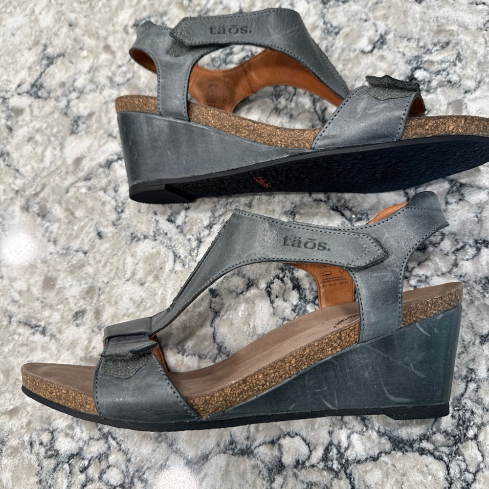 Taos Footwear Charcoal Wedge Sandals